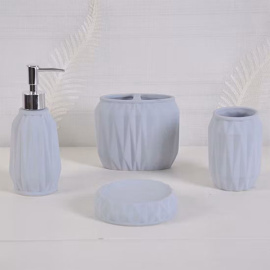 공장 가격 4PCS 세라믹 호텔 및 홈 장식 로션 디스펜서 머그컵 칫솔 홀더 비누 접시 욕실 액세서리 세트